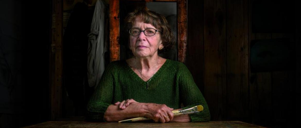 Beatriz González en su taller - cortesía El Tiempo - Foto de Pablo Salgado