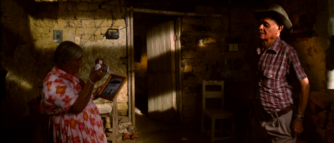 Los retratos de Iván Gaona Personas mayores con una cámara de foto