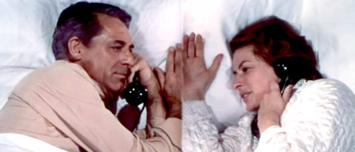 pareja hablando por telefono