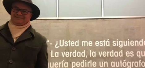 hombre en la Cinemateca 