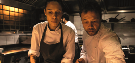 Dos chef en la cocina 